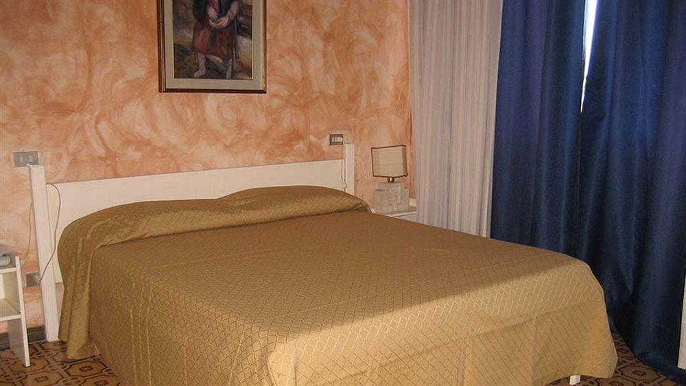 Hotel Mediterraneo Roccella Ionica Ngoại thất bức ảnh