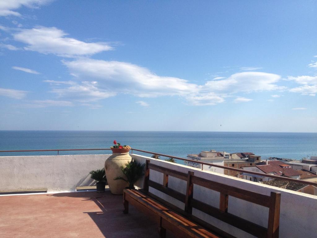 Hotel Mediterraneo Roccella Ionica Ngoại thất bức ảnh
